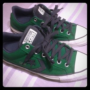 Men’s Chuck Taylor’s size 7.5